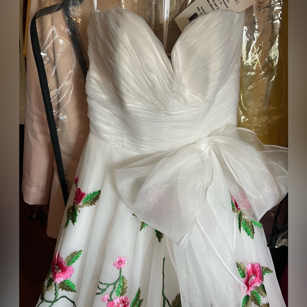 Elegant White Dress with Floral Embroidery